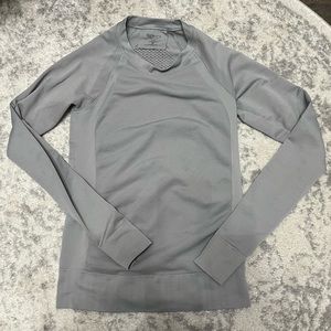 Athleta Gray Long Sleeve Active Top size XS